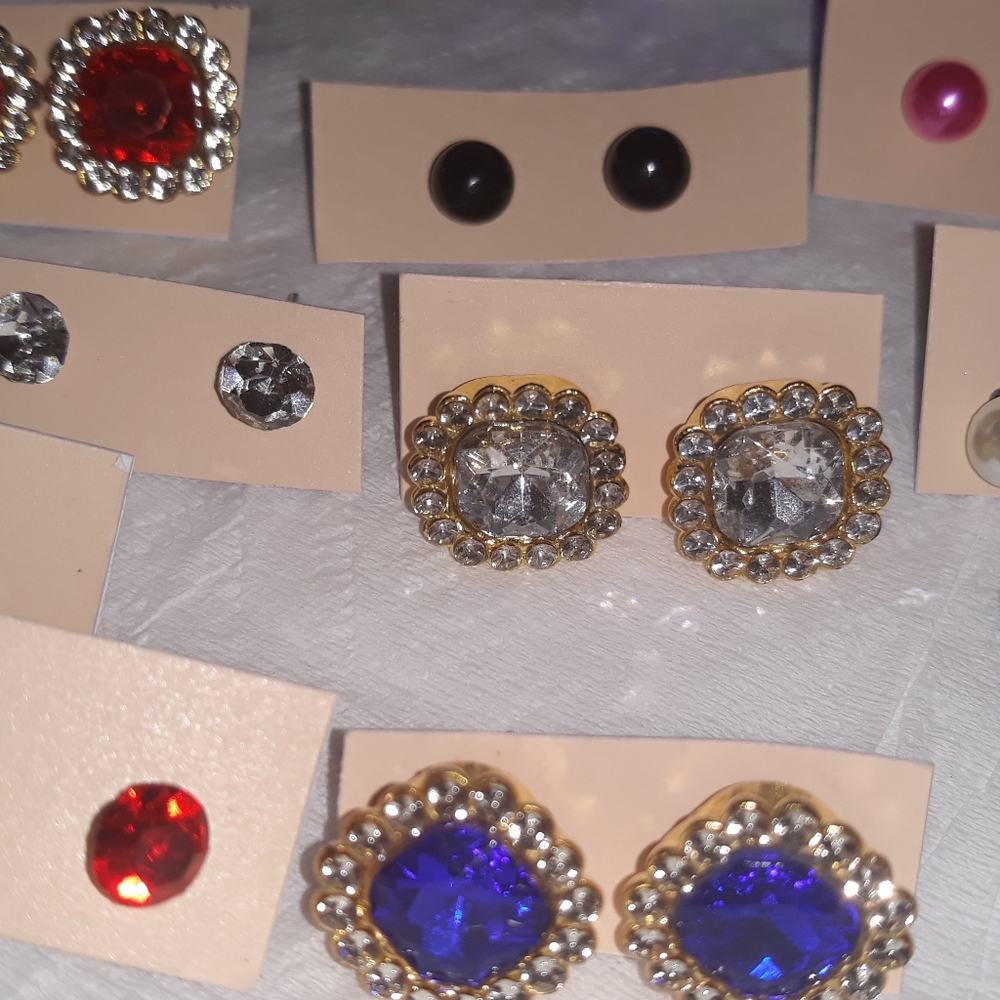 MYSTERY GIFT Earrings 1 pr in Bling Crystal color or Pearly Color Ball earrings
